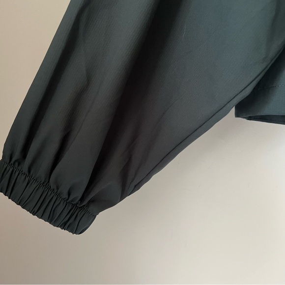 girlfriend collective Hummingbird Half Zip Windbreaker Jacket Moss Green - Picture 9 of 15